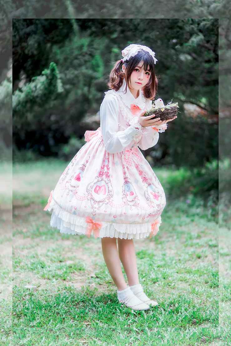[桜桃喵] – lolita少女在青青草地 Rabbit [9P/10 MB]_图片 No.1